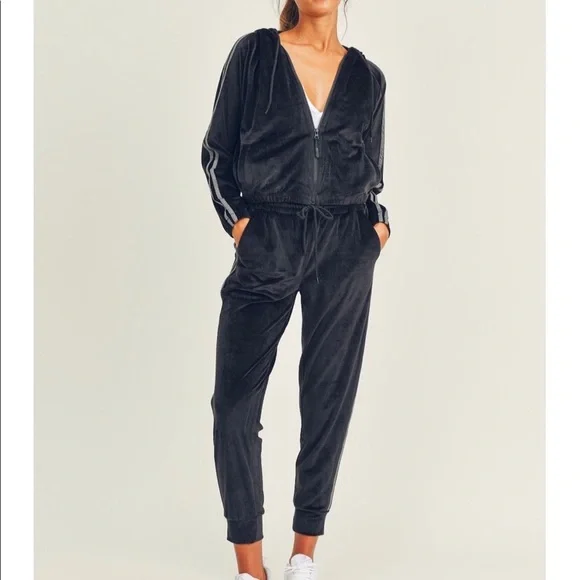NWT Loungewear w/hoodie - Picture 1 of 1